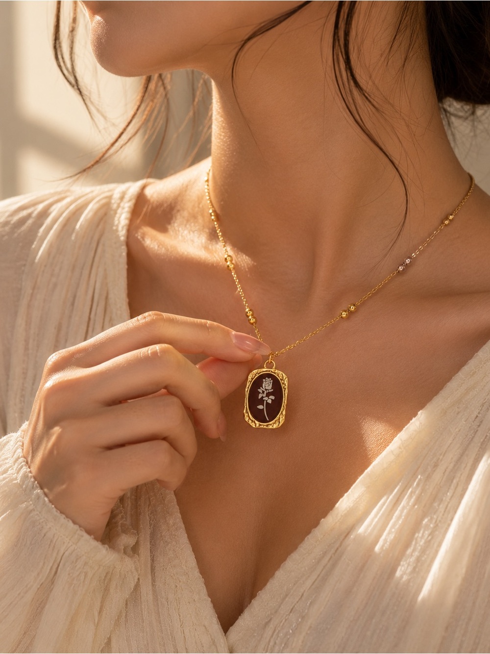 Gold Floral Pendant Necklace - Elegant Women Jewelry